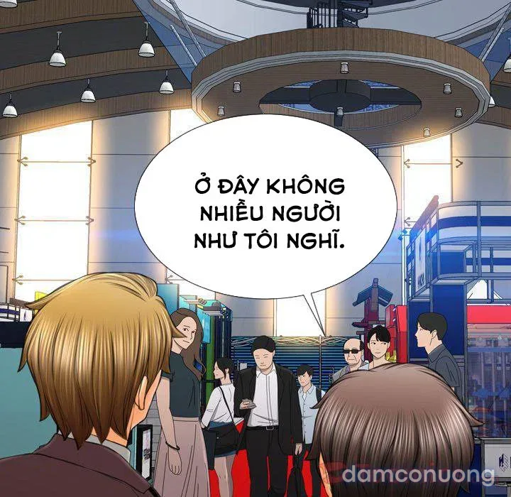 Em gái bán hàng sextoy 