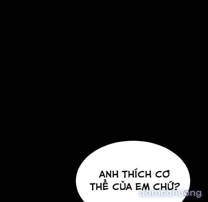 Em gái bán hàng sextoy 