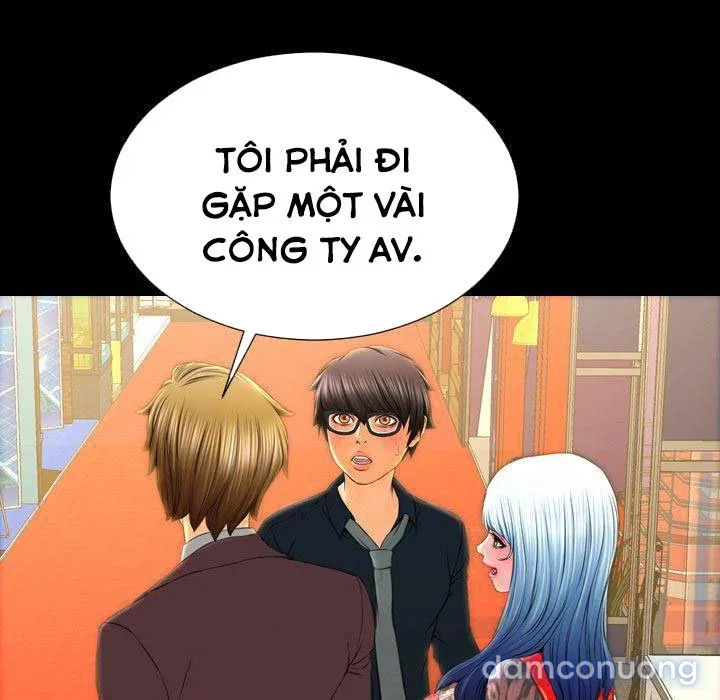 Em gái bán hàng sextoy 