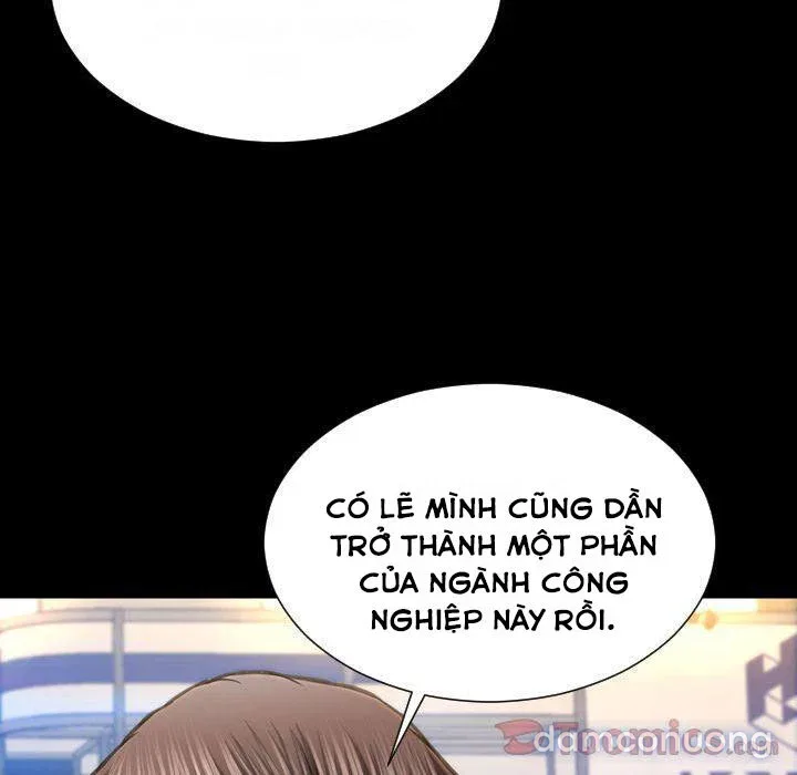 Em gái bán hàng sextoy 