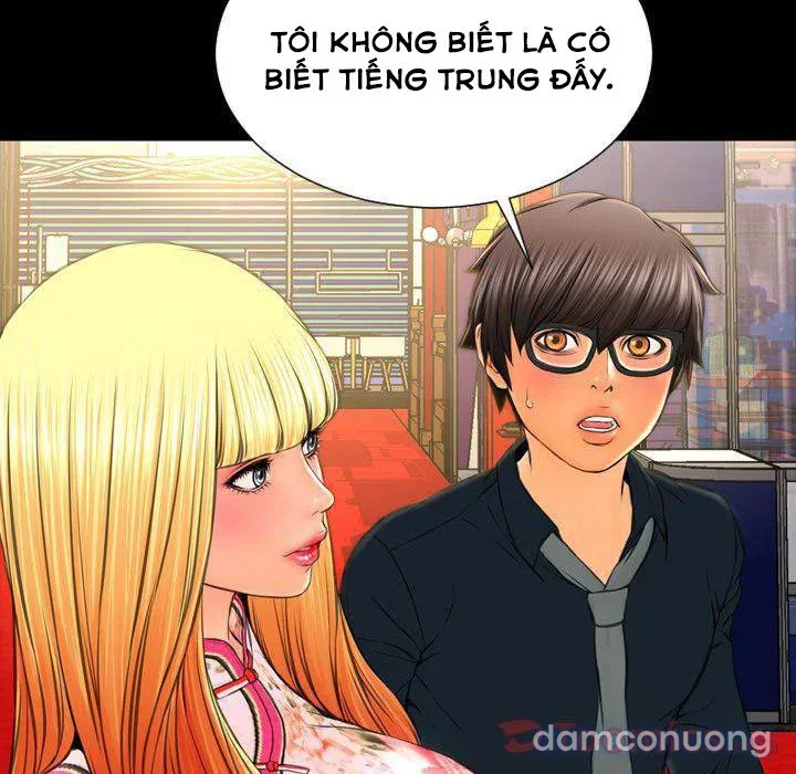 Em gái bán hàng sextoy 