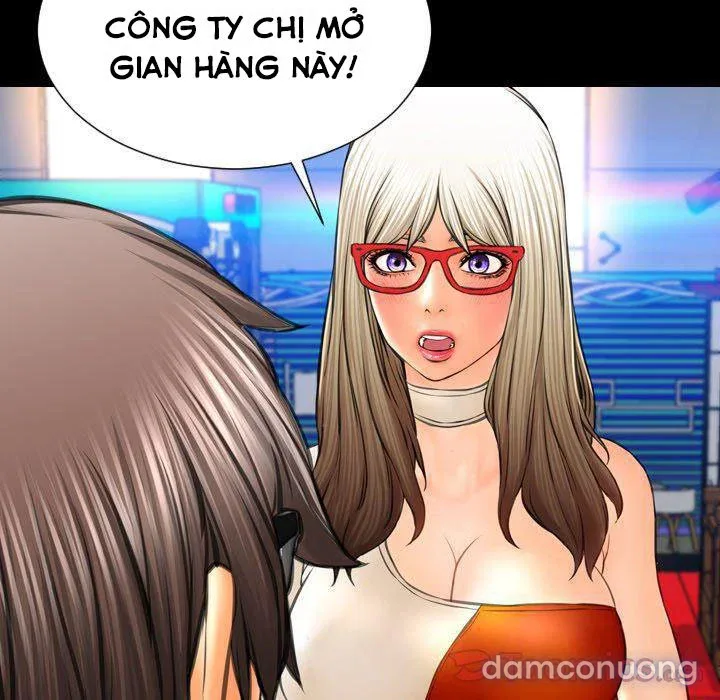 Em gái bán hàng sextoy 