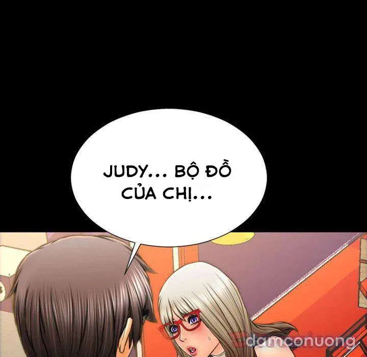 Em gái bán hàng sextoy 