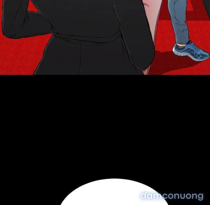 Em gái bán hàng sextoy 