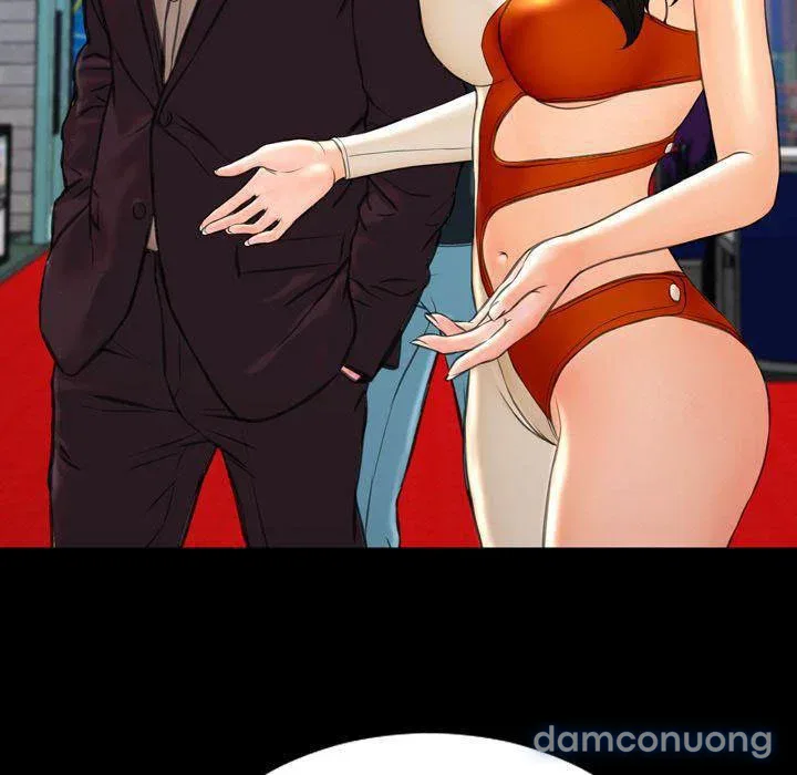 Em gái bán hàng sextoy 
