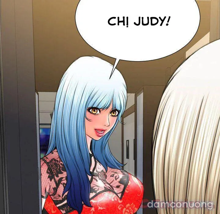 Em gái bán hàng sextoy 