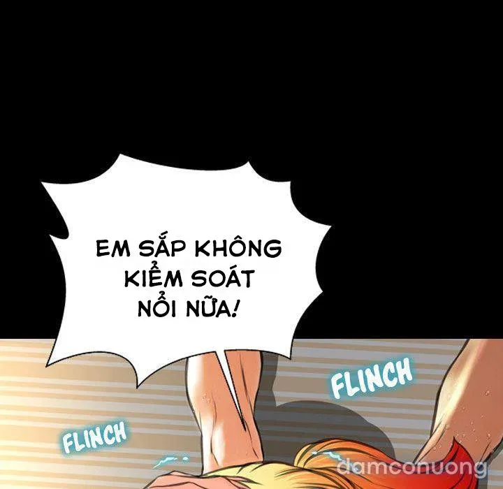Em gái bán hàng sextoy 