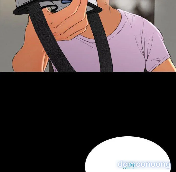 Em gái bán hàng sextoy 