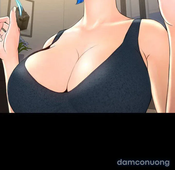 Em gái bán hàng sextoy 