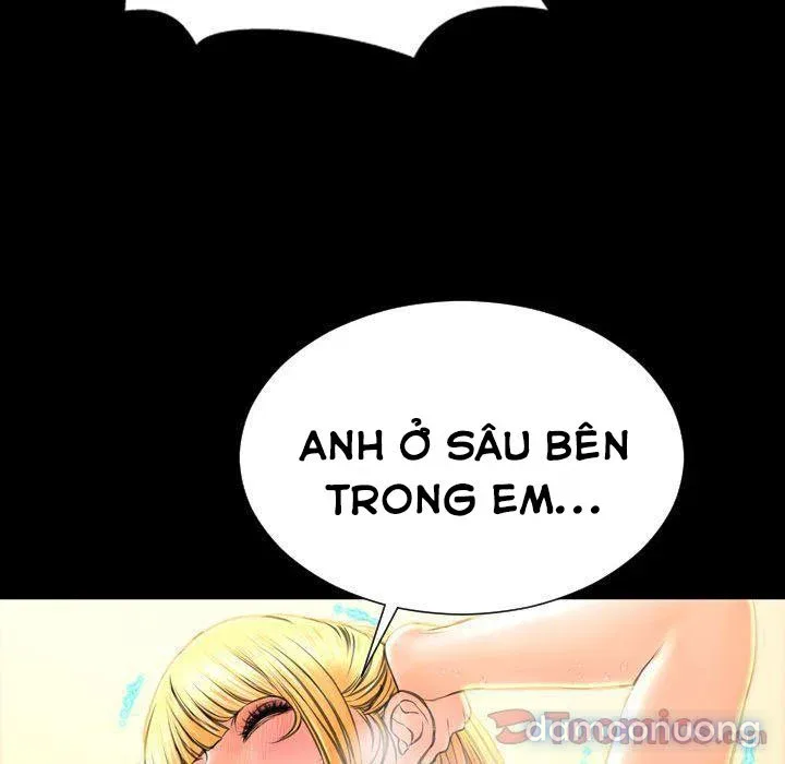 Em gái bán hàng sextoy 