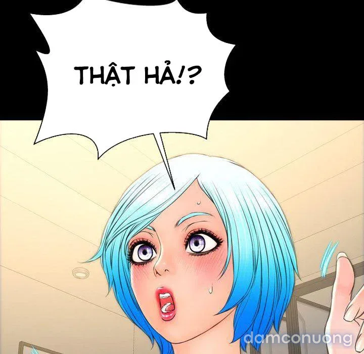Em gái bán hàng sextoy 