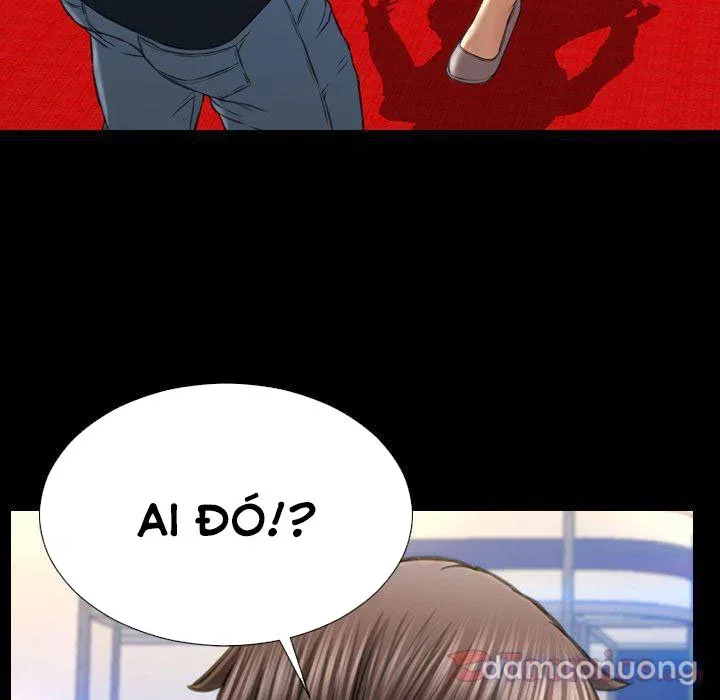Em gái bán hàng sextoy 