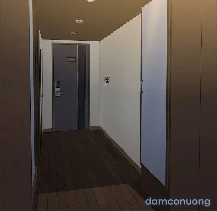 Em gái bán hàng sextoy 