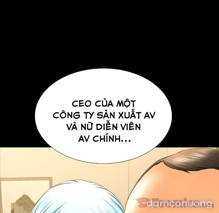 Em gái bán hàng sextoy 