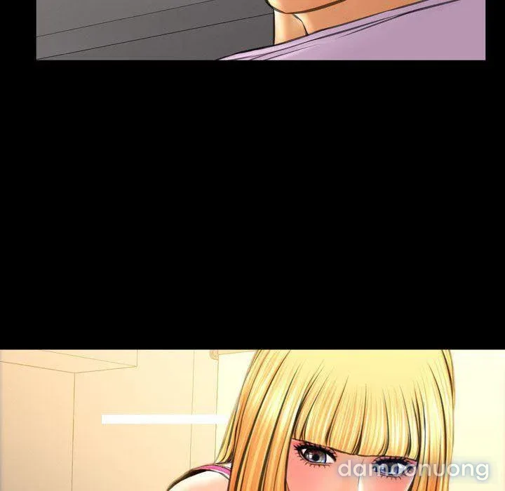 Em gái bán hàng sextoy 