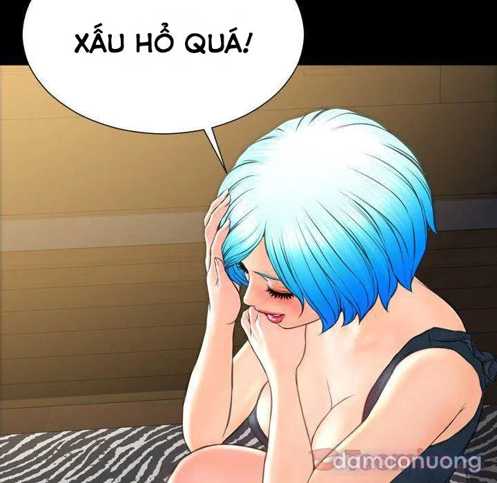 Em gái bán hàng sextoy 