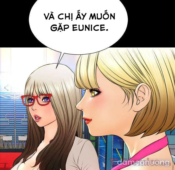 Em gái bán hàng sextoy 