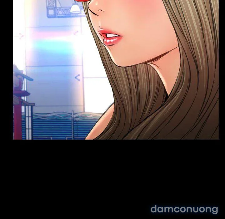 Em gái bán hàng sextoy 