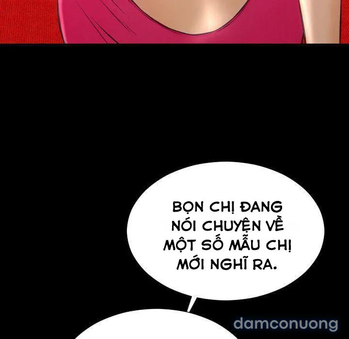 Em gái bán hàng sextoy 
