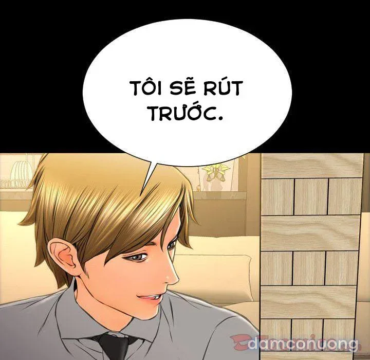 Em gái bán hàng sextoy 