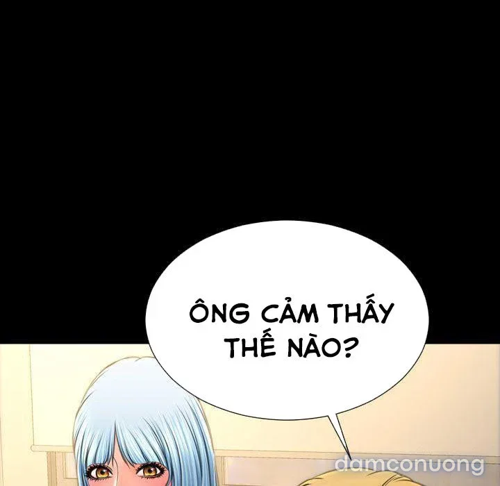 Em gái bán hàng sextoy 