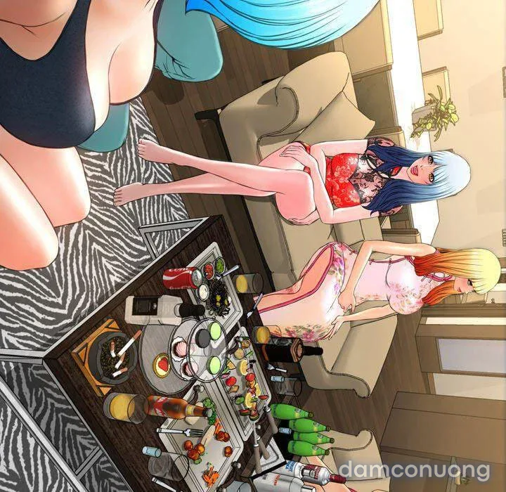 Em gái bán hàng sextoy 