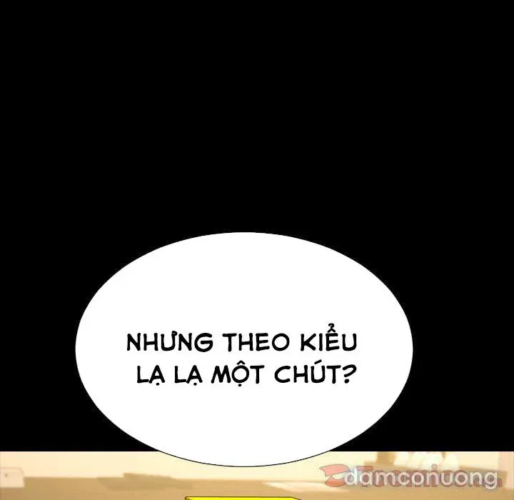 Em gái bán hàng sextoy 