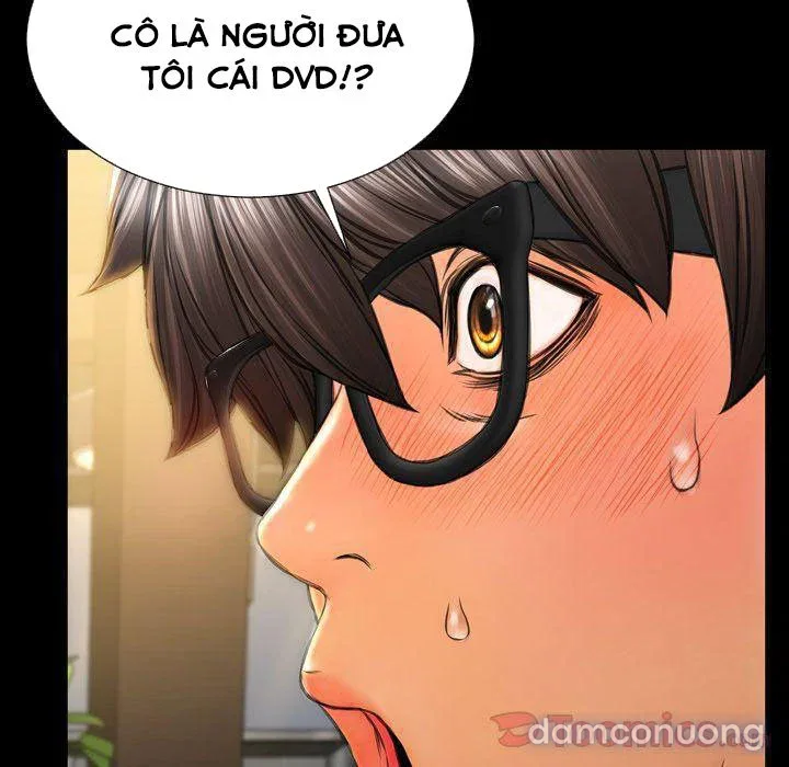 Em gái bán hàng sextoy 