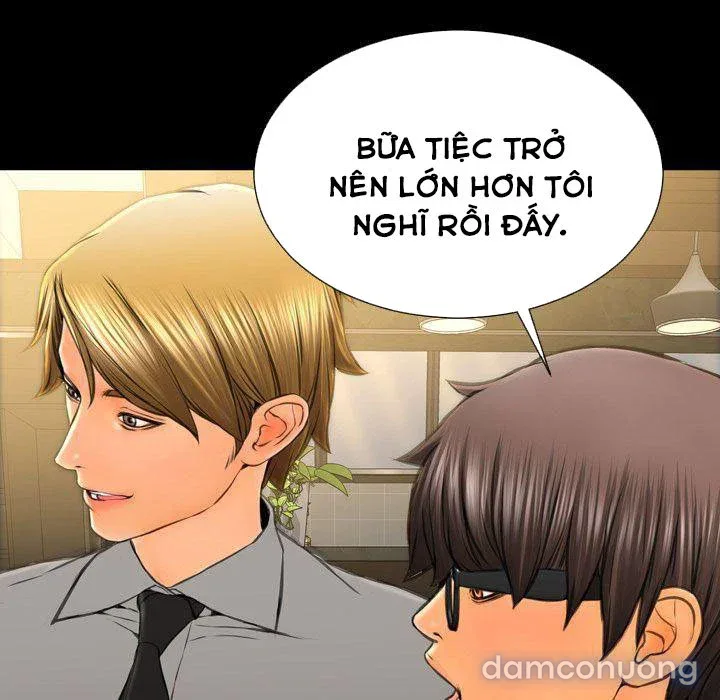 Em gái bán hàng sextoy 