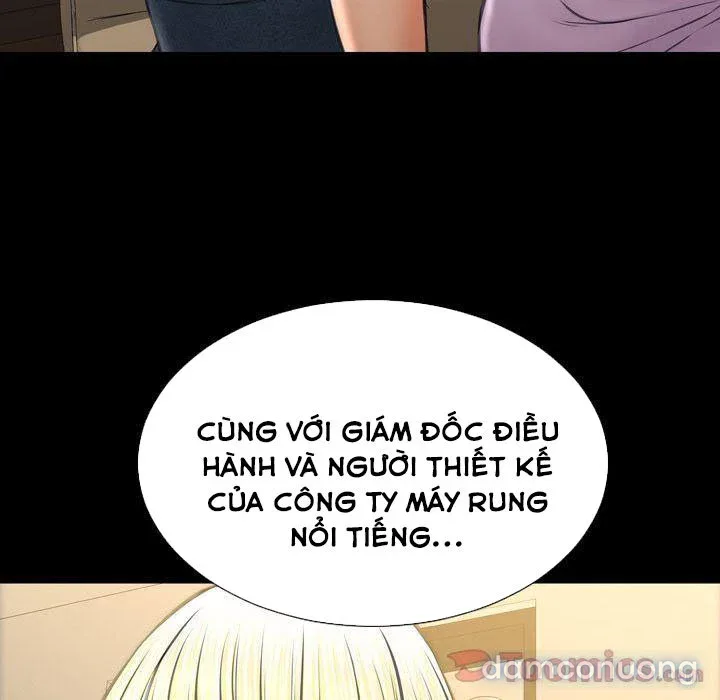 Em gái bán hàng sextoy 