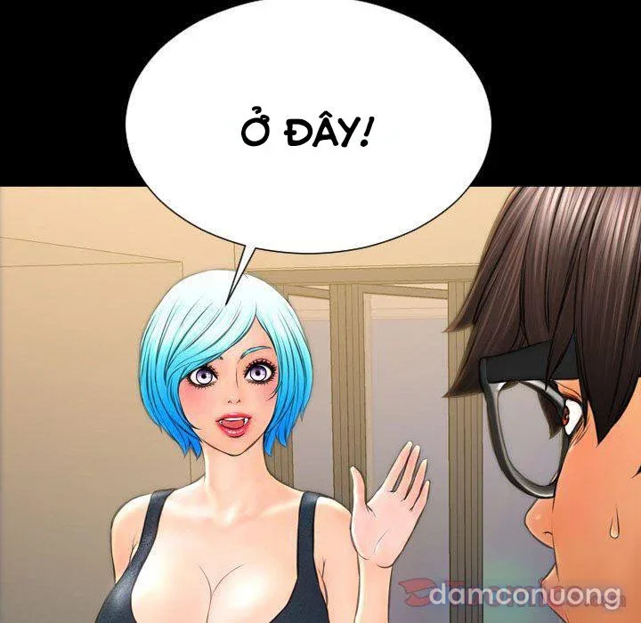 Em gái bán hàng sextoy 