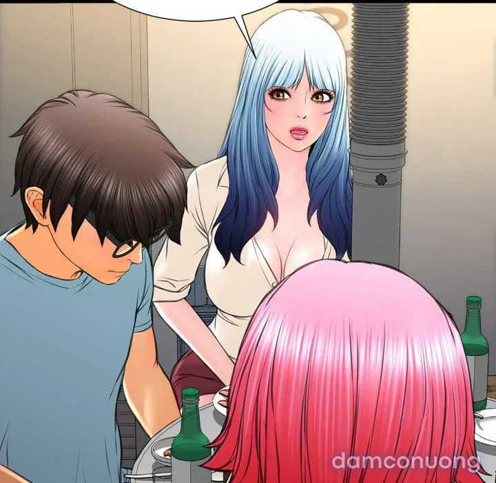 Em gái bán hàng sextoy 