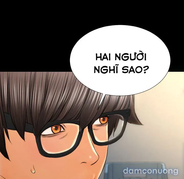 Em gái bán hàng sextoy 
