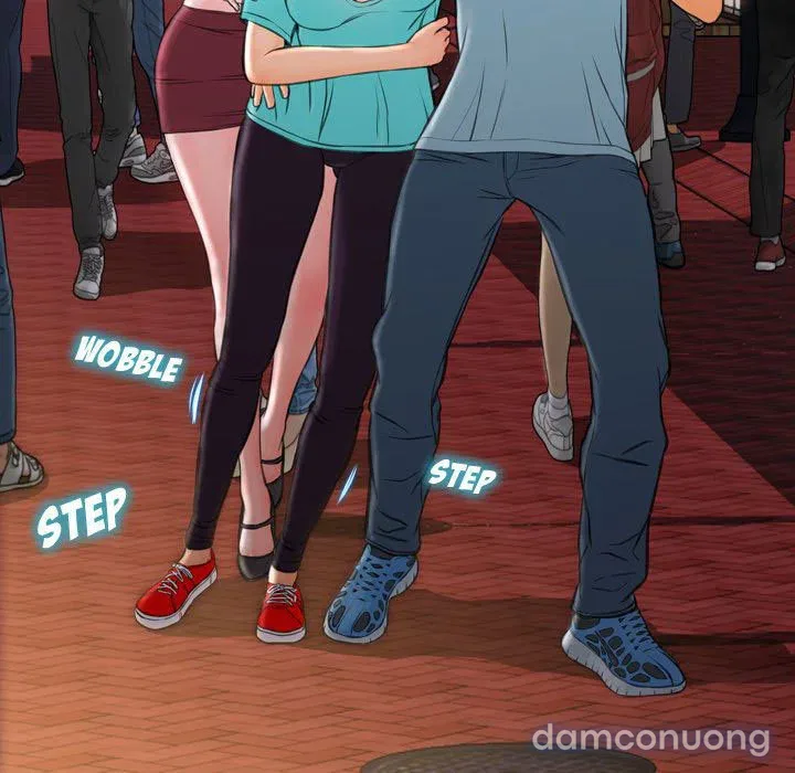 Em gái bán hàng sextoy 