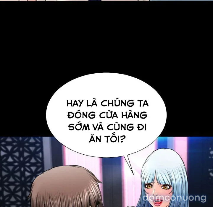 Em gái bán hàng sextoy 