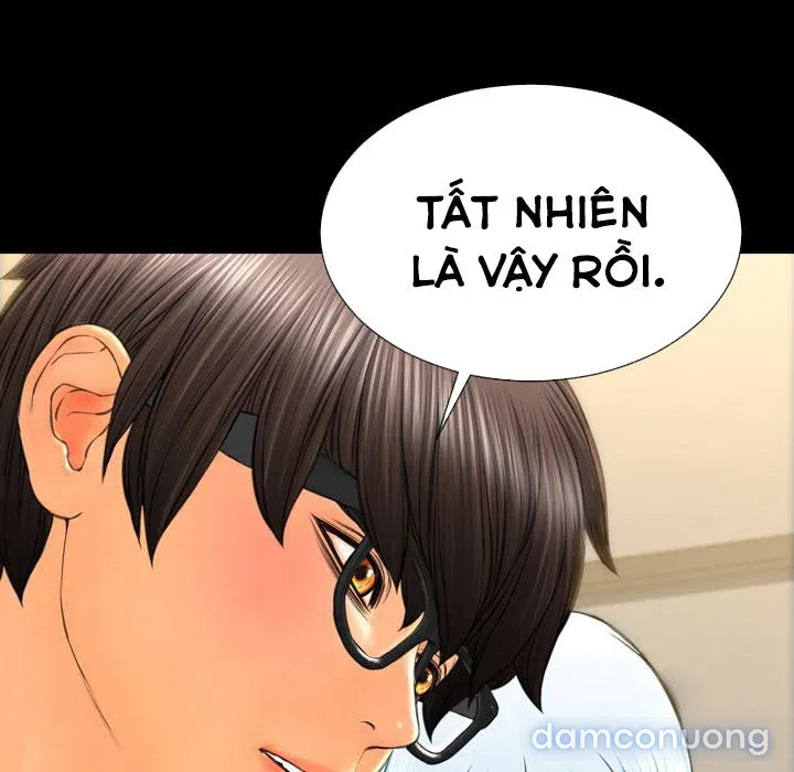 Em gái bán hàng sextoy 