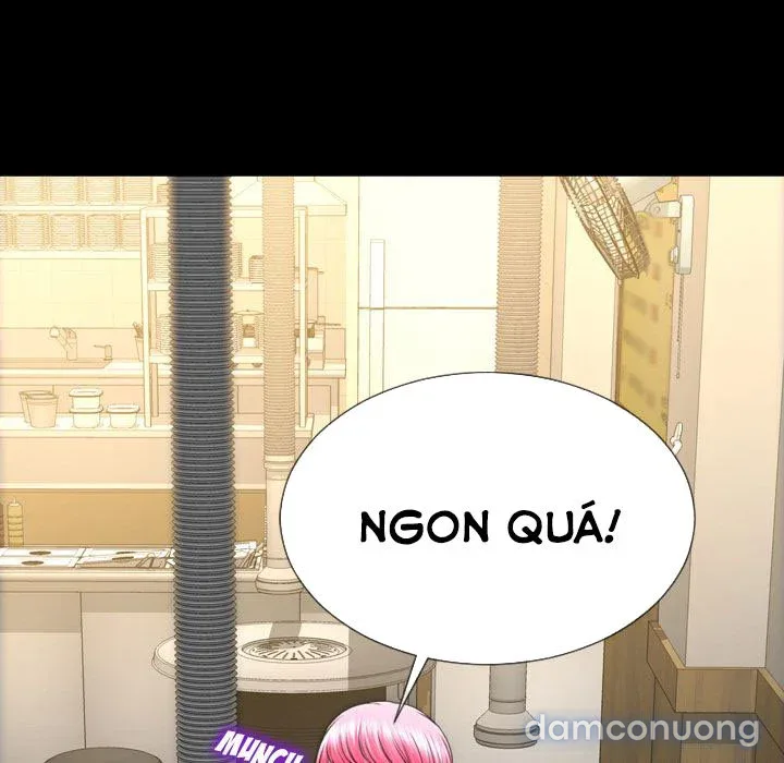 Em gái bán hàng sextoy 