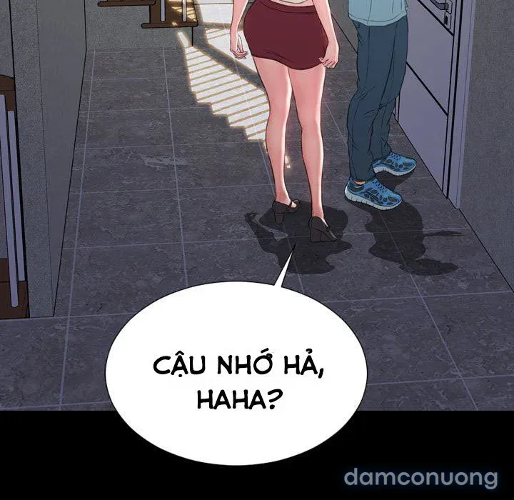 Em gái bán hàng sextoy 