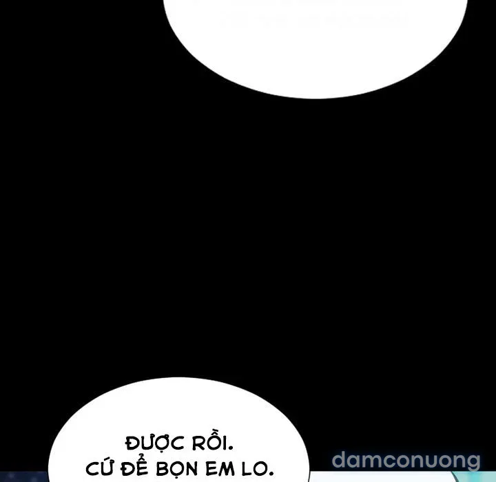 Em gái bán hàng sextoy 