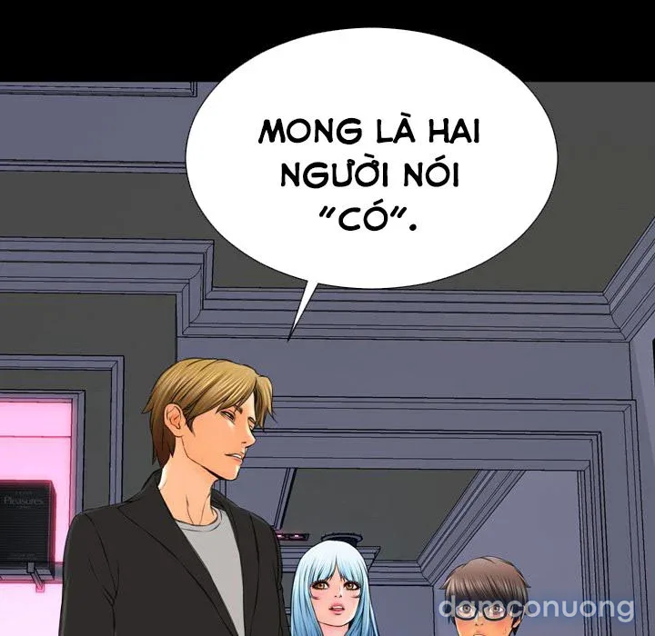 Em gái bán hàng sextoy 