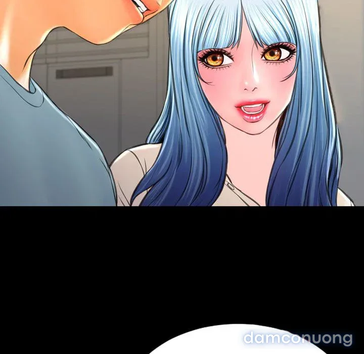 Em gái bán hàng sextoy 