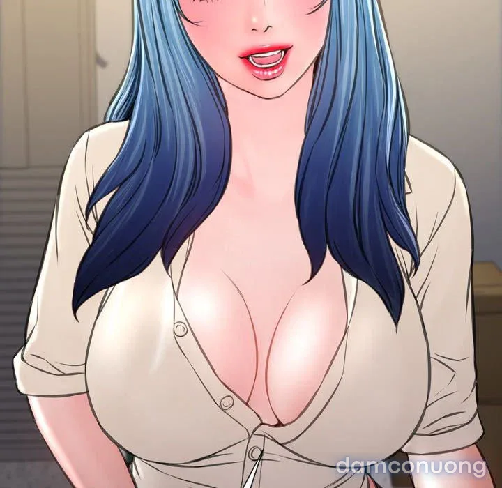 Em gái bán hàng sextoy 