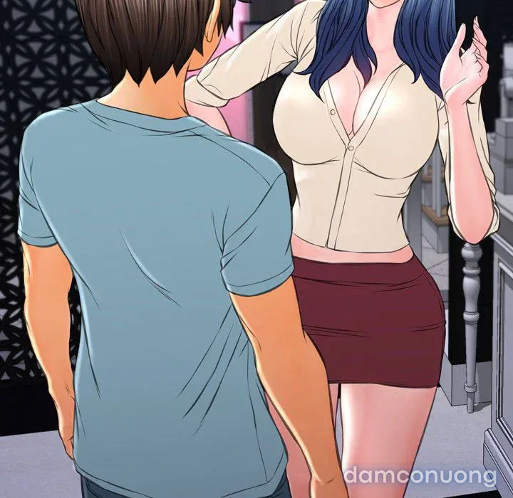 Em gái bán hàng sextoy 