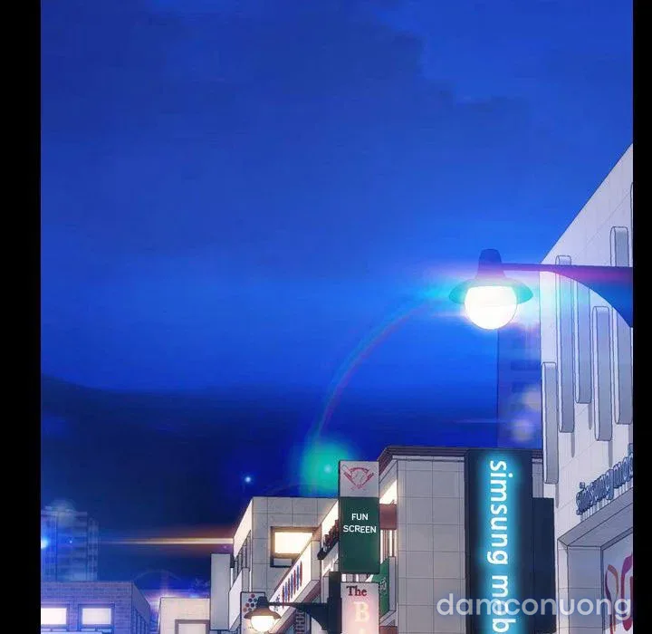 Em gái bán hàng sextoy 