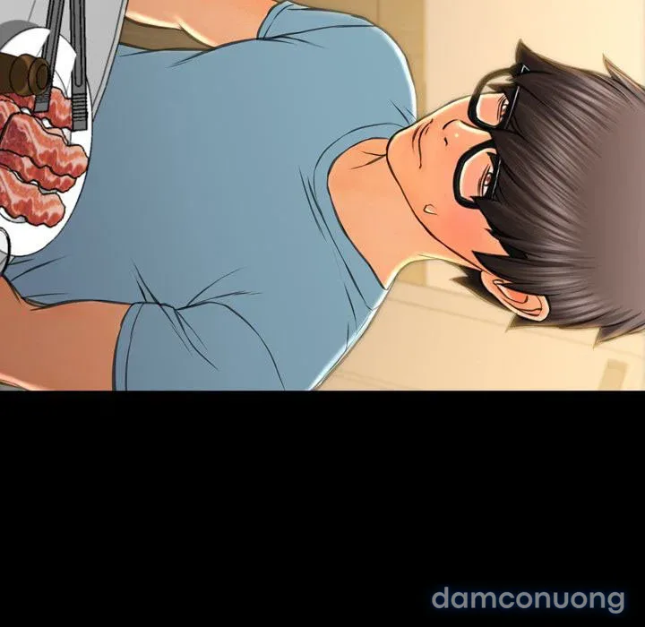 Em gái bán hàng sextoy 