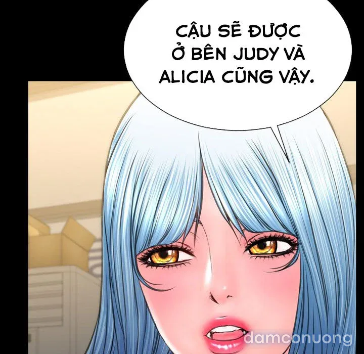 Em gái bán hàng sextoy 