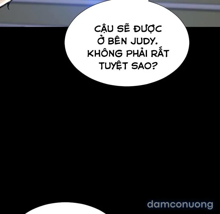 Em gái bán hàng sextoy 