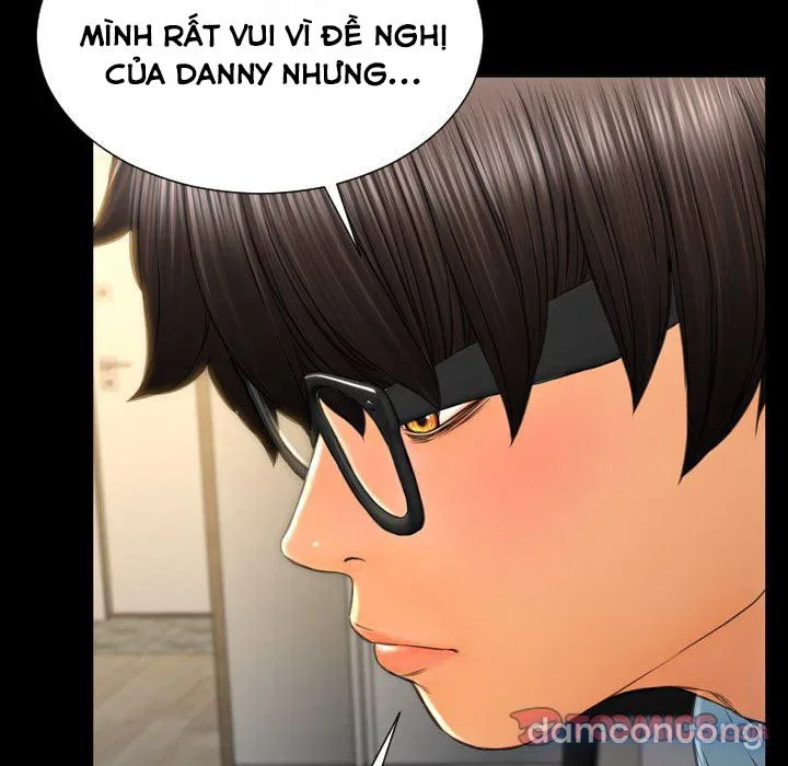 Em gái bán hàng sextoy 