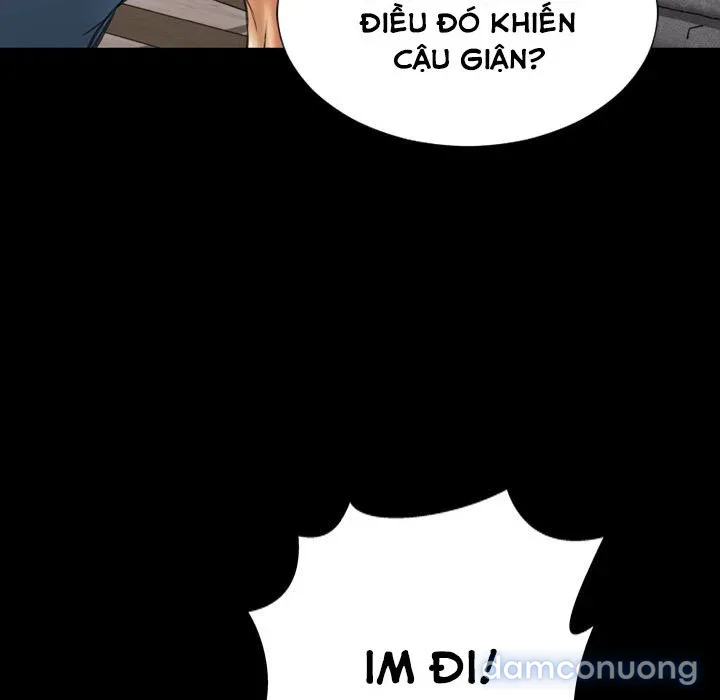 Em gái bán hàng sextoy 