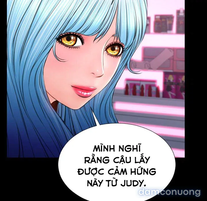 Em gái bán hàng sextoy 